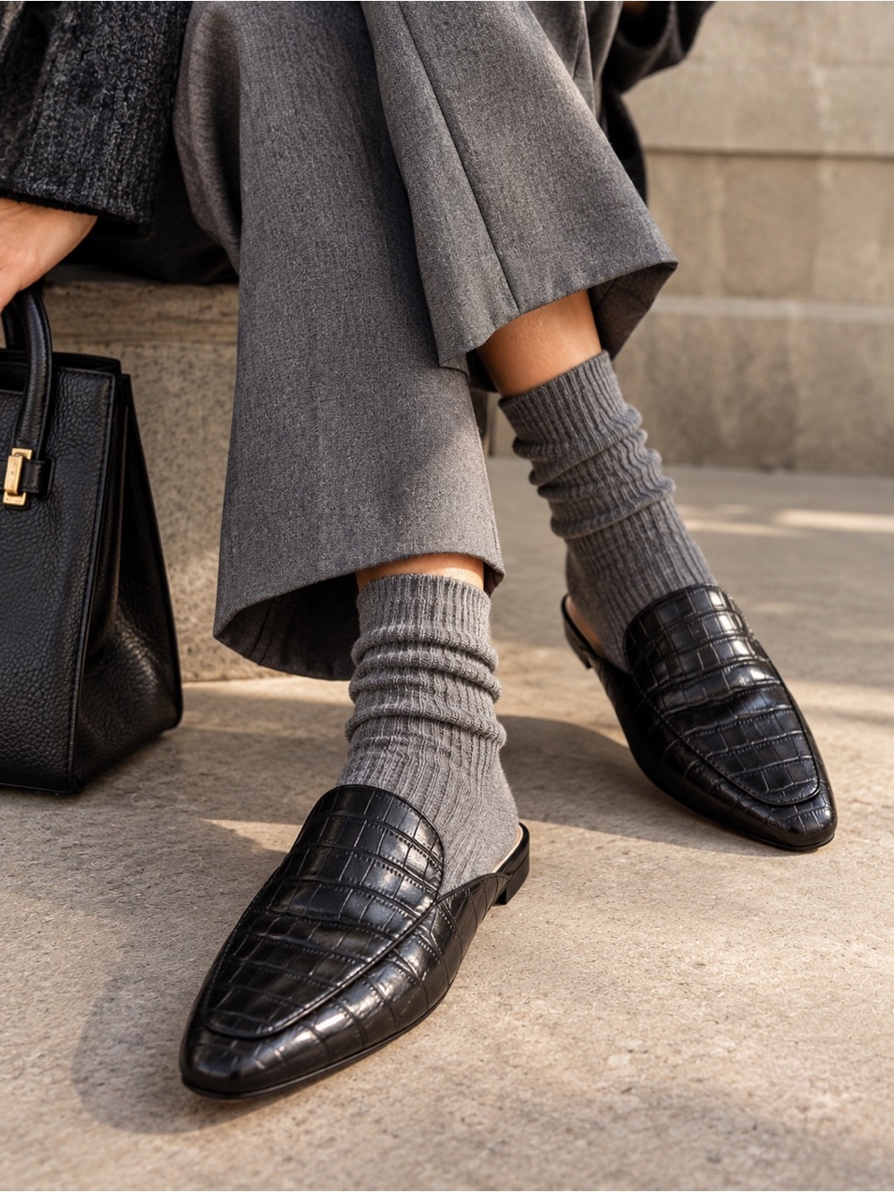 Saks Fifth Avenue Black Croc Embossed Leather Mule Loafers Size 6.5